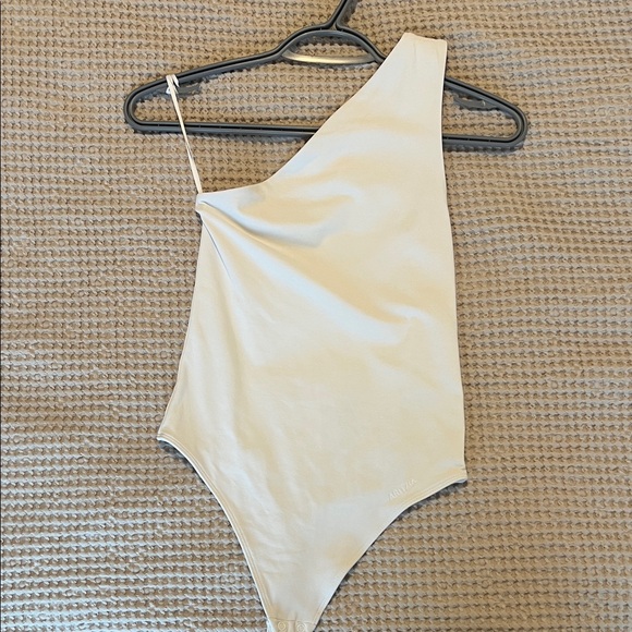 Aritzia Tops - Aritzia Contour Off-Shoulder Bodysuit